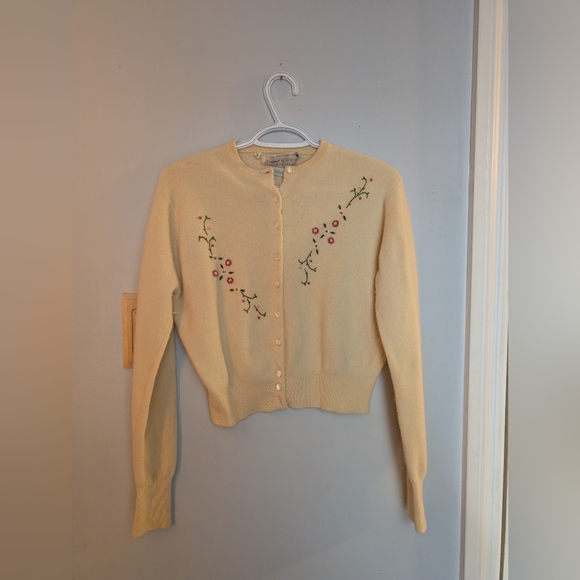 Vintage Newport of Canada Hand-Embroidered Cardigan – Fur Blend – Floral Knit - Picture 2 of 9